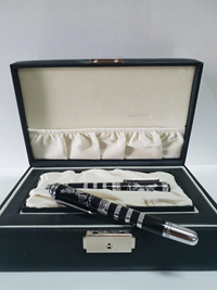 STEELPEN 02 ATATÜRK SİLÜETLİ ROLLER KALEM GÜMÜŞ TEKLİ LÜX ÖZEL ÇANTALI KUTUDA *EK KAMPANYA* (tek ürün gönderilecektir, fotoğraf temsilidir)